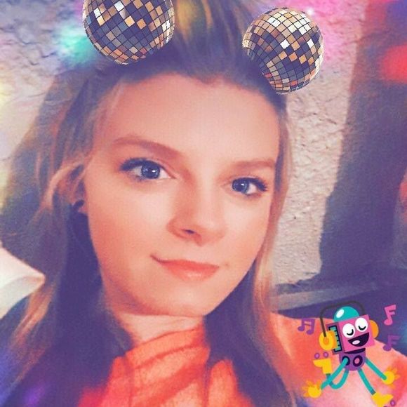 Meet your Posher, Macy - Picture 1 of 1